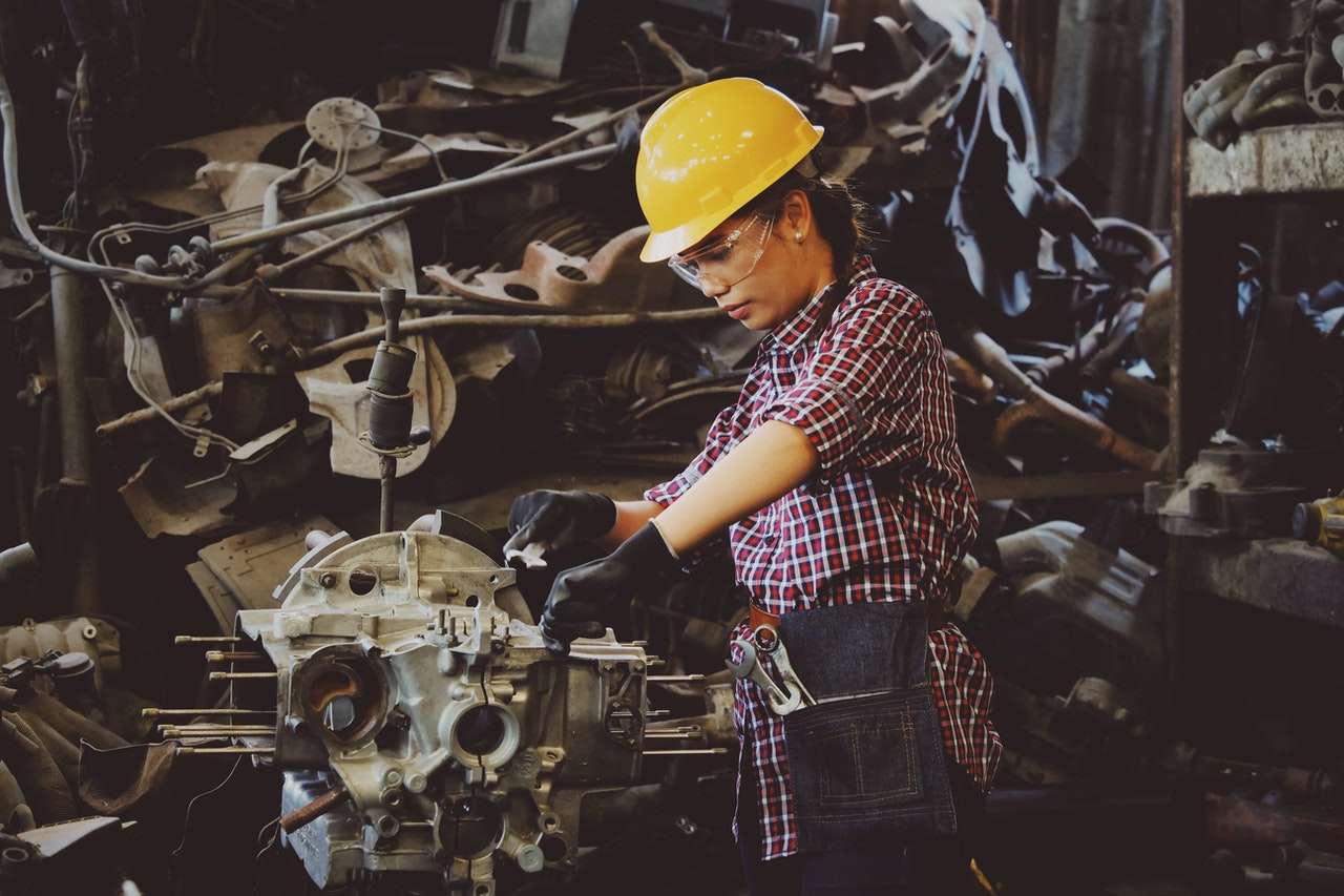 High visibility, agility, and manageability in Plant Maintenance A workwoman performing maintenance